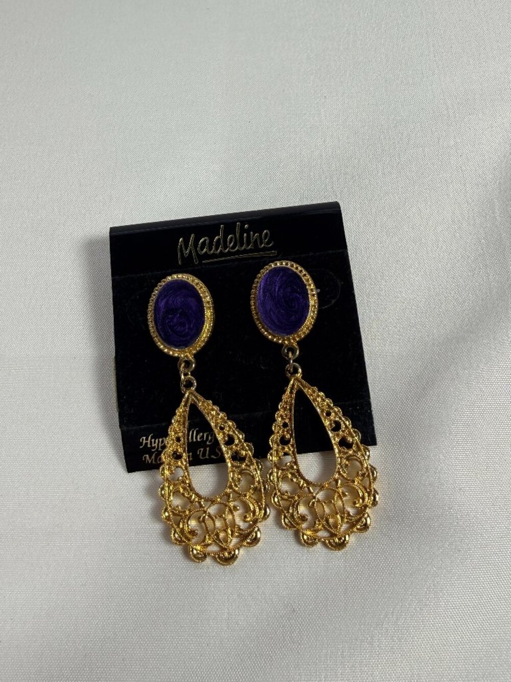 Vintage Madeline Purple Gold Tone Openwork Filigree Gold Dangle Earrings